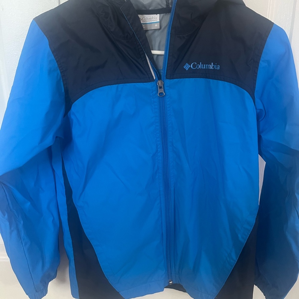 Boys Columbia blue and navy medium windbreaker/rain jacket.